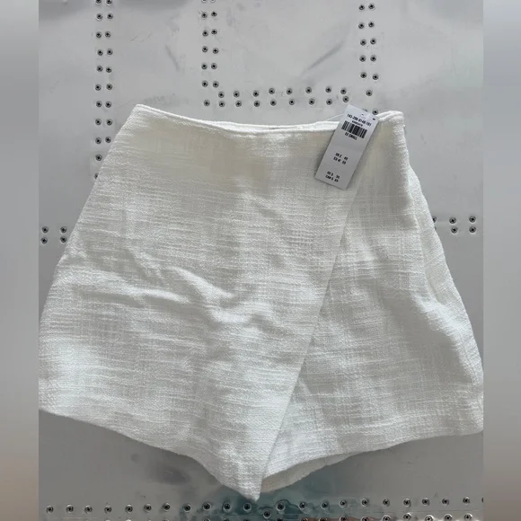 Abercrombie & Fitch White Asymmetrical Wrap Skirt - Picture 1 of 2